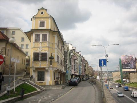 Old houses, new highway